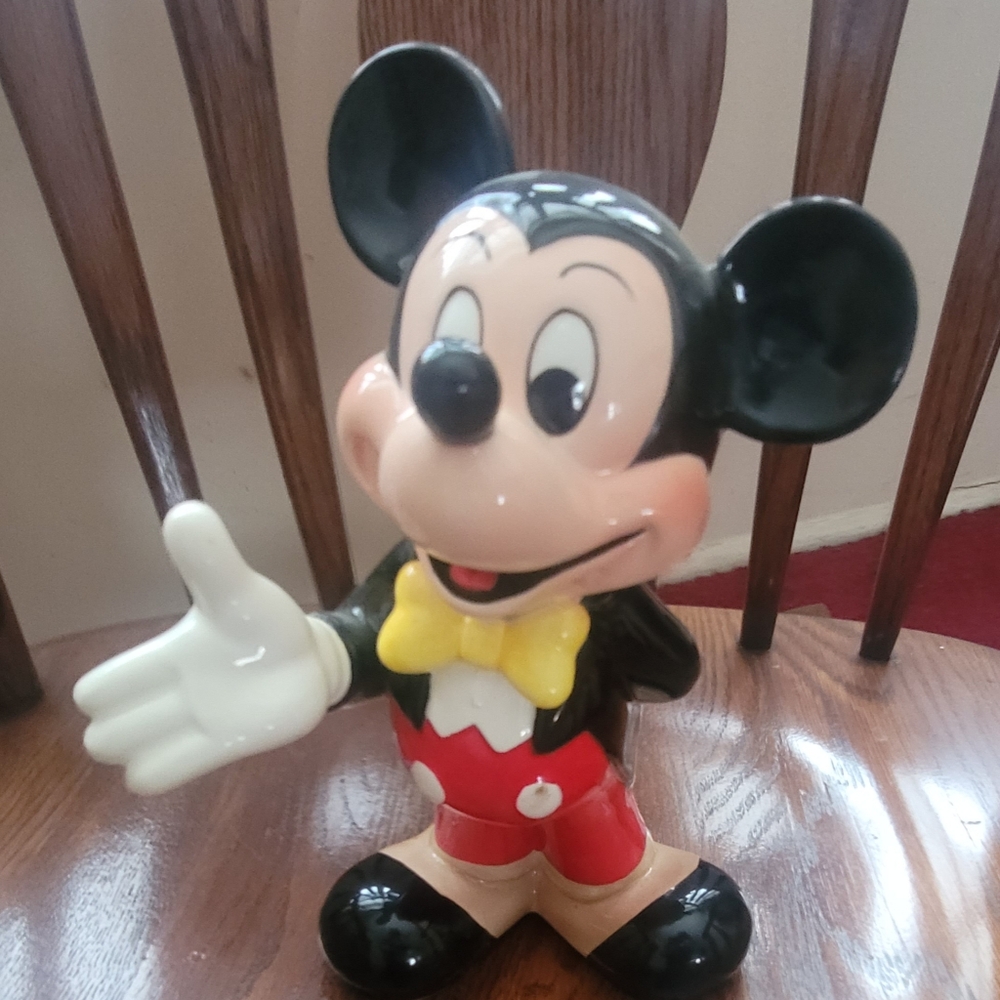 Mackey mouse porcelain decorations